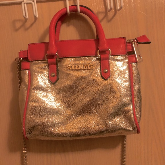 Small Cross Body or shoulder bag. Gold with pink outline. New,never used. - Picture 4 of 5